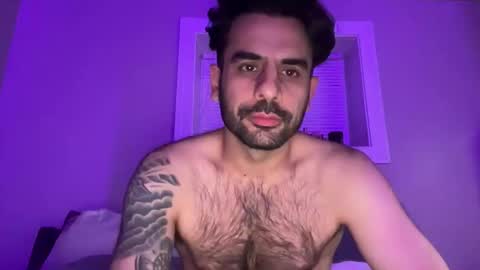 Snapshot of bubblebutt723 chatting on November 17, 2025, 10:32 am bubblebutt723 online show from November 17, 2025, 10:32 am