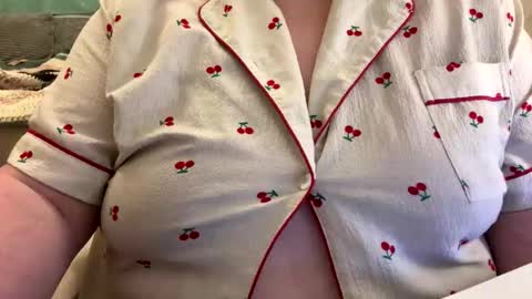 bubblegirl online show from April 22, 2026, 2:25 am