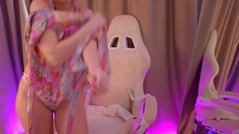 bubbling_crush online show from February 6, 2025, 7:56 am