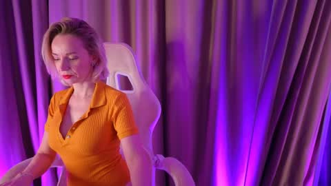 bubbling_crush online show from March 12, 2025, 2:09 am