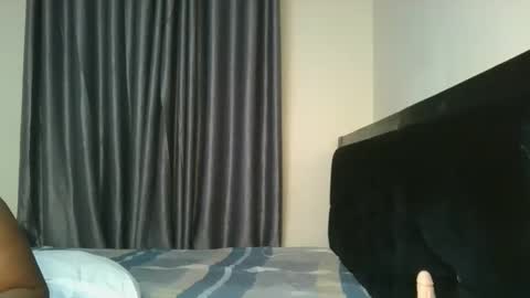 Snapshot of bubbly1_ chatting on November 17, 2025, 7:52 pm Bubbly online show from November 17, 2025, 7:52 pm