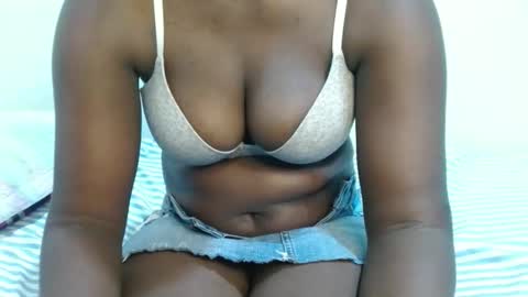 bubbly_ass30 online show from November 21, 2025, 4:16 pm