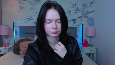 Leona online show from March 8, 2026, 10:02 pm