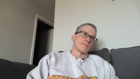 Snapshot of budman004 chatting on March 21, 2026, 8:12 pm budman004 online show from March 21, 2026, 8:12 pm