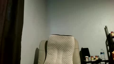buggish429999 online show from May 15, 2026, 4:47 pm