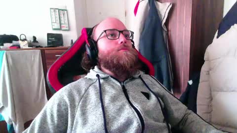 Snapshot of buhalteris chatting on May 17, 2026, 8:45 am Lukas online show from May 17, 2026, 8:45 am
