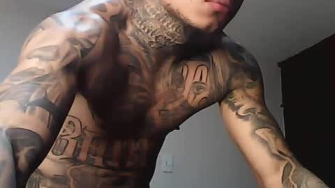 buitrago98 online show from November 19, 2025, 6:13 am