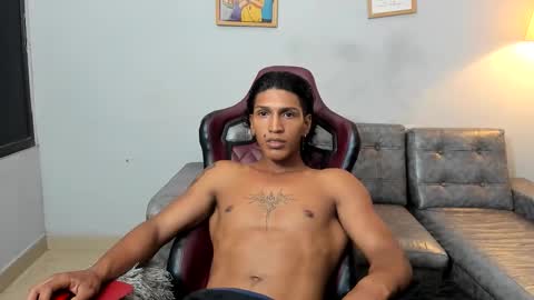 bull_cam online show from February 21, 2026, 4:02 am