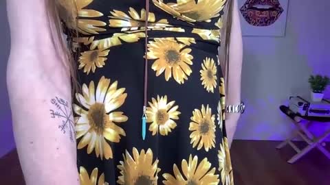 Snapshot of bunnieandthedude chatting on September 21, 2025, 1:40 am BUNNIE and THE DUDE TheLebowskis online show from September 21, 2025, 1:40 am