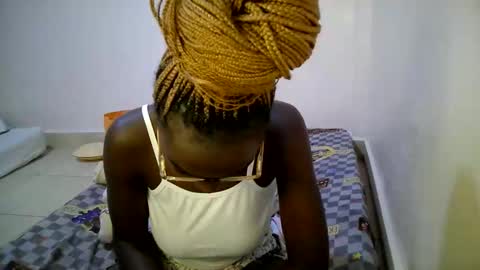Snapshot of bunny_bliss1 chatting on May 14, 2026, 10:27 pm bunny_bliss1 online show from May 14, 2026, 10:27 pm