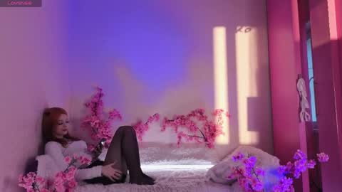 Kira online show from April 6, 2026, 2:29 pm