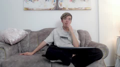 bunny online show from January 17, 2025, 3:43 pm