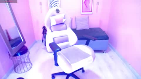 ... .          . ... online show from December 5, 2025, 2:58 pm