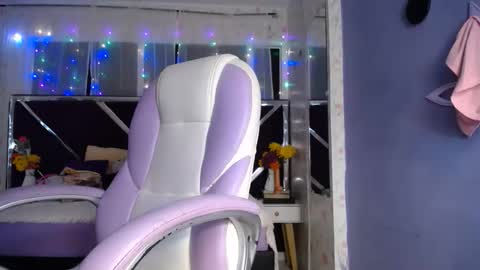 PAULINA online show from September 18, 2025, 11:45 am