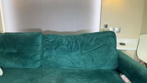 Snapshot of bunnyclide chatting on December 5, 2025, 9:18 am Bonny and Clide Help us by thumbs up online show from December 5, 2025, 9:18 am