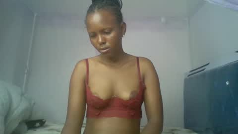 Snapshot of bunnydiva_ chatting on May 19, 2026, 12:27 am bunnydiva_ online show from May 19, 2026, 12:27 am