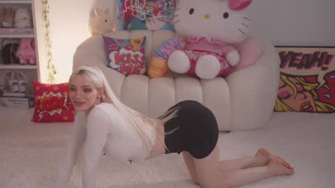 Stella online show from January 6, 2025, 11:31 pm