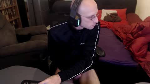 Snapshot of bunnydollstellas_toy chatting on November 4, 2025, 1:27 am Gnther online show from November 4, 2025, 1:27 am