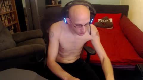 Snapshot of bunnydollstellas_toy chatting on November 10, 2025, 1:43 pm Gnther online show from November 10, 2025, 1:43 pm