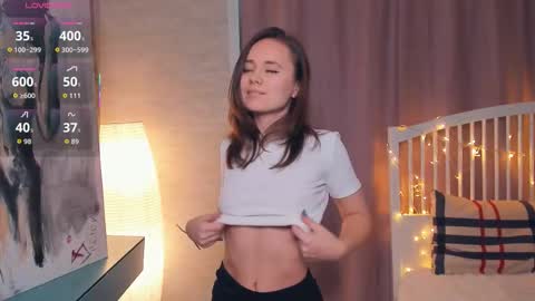 Lizy online show from December 15, 2025, 8:07 am