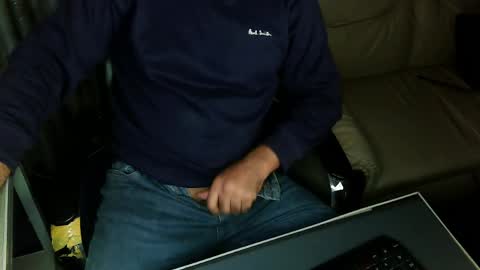 Hairy Arabian online show from April 5, 2026, 5:59 am