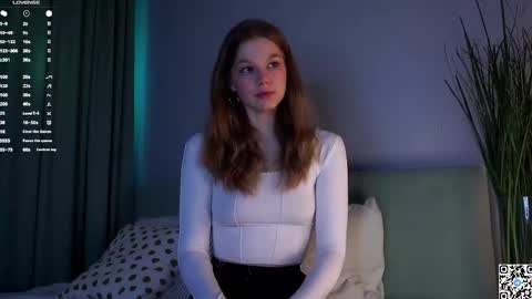 Snapshot of burnletitallburn chatting on February 24, 2025, 2:15 pm Jessica online show from February 24, 2025, 2:15 pm