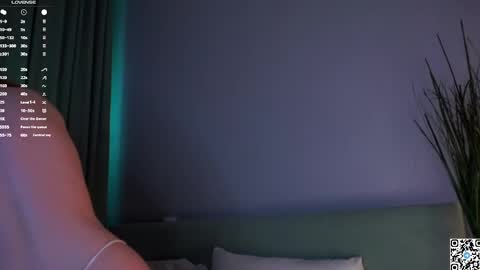 Snapshot of burnletitallburn chatting on February 24, 2025, 5:20 pm Jessica online show from February 24, 2025, 5:20 pm