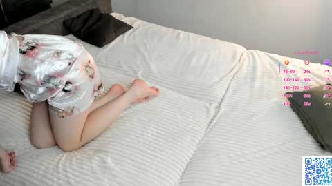 Snapshot of burnletitallburn chatting on March 12, 2025, 1:25 am Jessica online show from March 12, 2025, 1:25 am