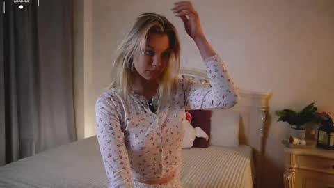 Snapshot of burnletitallburn chatting on September 9, 2025, 3:11 pm Jessica online show from September 9, 2025, 3:11 pm