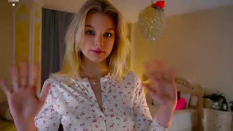 Snapshot of burnletitallburn chatting on September 14, 2025, 1:32 pm Jessica online show from September 14, 2025, 1:32 pm