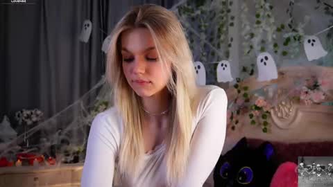 Snapshot of burnletitallburn chatting on October 26, 2025, 1:50 pm Jessica online show from October 26, 2025, 1:50 pm