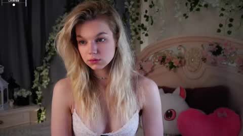 Snapshot of burnletitallburn chatting on November 3, 2025, 2:18 pm Jessica online show from November 3, 2025, 2:18 pm