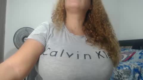 Snapshot of bustyamanda_ chatting on February 21, 2025, 4:18 am Amanda online show from February 21, 2025, 4:18 am