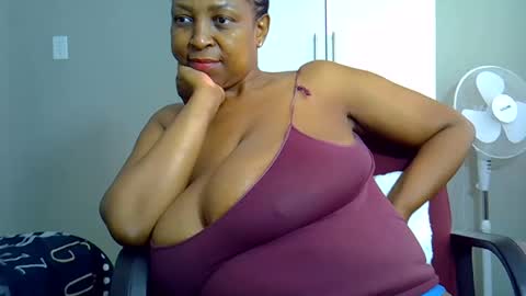 Snapshot of bustytessa37 chatting on February 13, 2025, 6:30 am bustytessa37 online show from February 13, 2025, 6:30 am