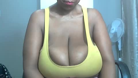 Snapshot of bustytessa37 chatting on February 19, 2025, 4:12 am bustytessa37 online show from February 19, 2025, 4:12 am