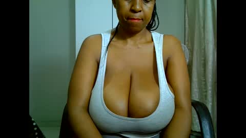 Snapshot of bustytessa37 chatting on February 24, 2025, 6:15 pm bustytessa37 online show from February 24, 2025, 6:15 pm