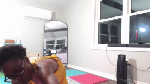 Snapshot of butt3rcup chatting on September 27, 2025, 10:31 am Goddess online show from September 27, 2025, 10:31 am