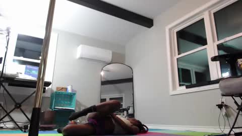 Snapshot of butt3rcup chatting on November 4, 2025, 6:12 am Goddess online show from November 4, 2025, 6:12 am