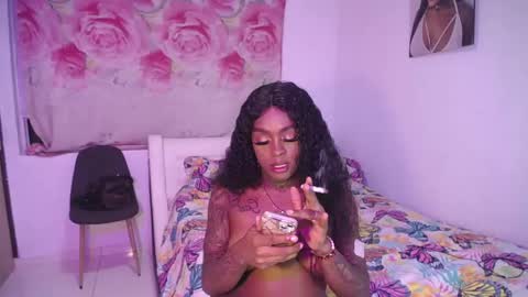 butterfly_rouse online show from December 4, 2025, 11:57 pm