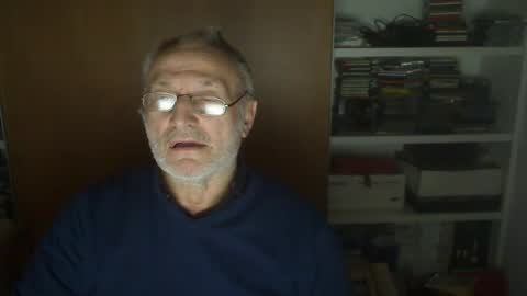 Buttlover2233 online show from January 16, 2026, 7:18 pm