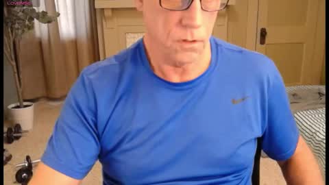 Miles online show from November 11, 2025, 7:36 pm