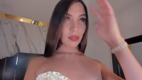 Snapshot of bylie_hills chatting on June 17, 2026, 10:00 pm bylie_hills online show from June 17, 2026, 10:00 pm