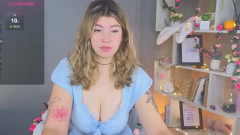 Snapshot of byteblush chatting on December 5, 2024, 8:00 am Kira online show from December 5, 2024, 8:00 am