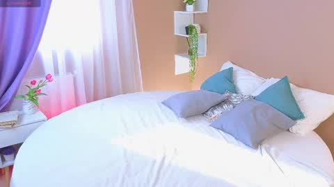 Snapshot of byteblush chatting on February 12, 2025, 11:18 am Kira online show from February 12, 2025, 11:18 am