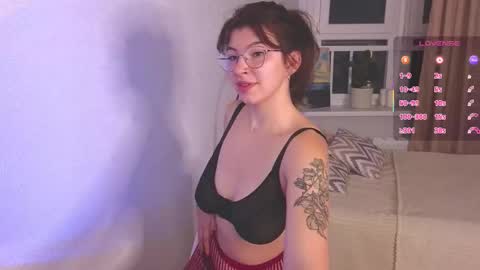 Kira online show from November 20, 2025, 2:50 pm