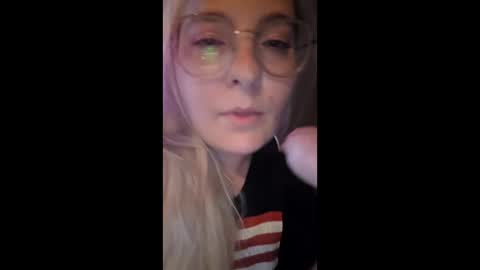 Momuknow online show from June 11, 2026, 3:26 am