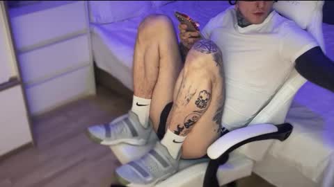 c10h15on online show from January 6, 2026, 2:43 pm