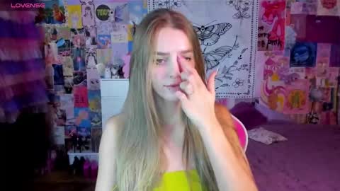 Emily  online show from November 6, 2025, 7:15 pm