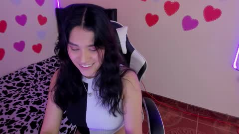 Snapshot of caelisse_cb chatting on February 21, 2026, 3:35 pm caelisse_cb online show from February 21, 2026, 3:35 pm