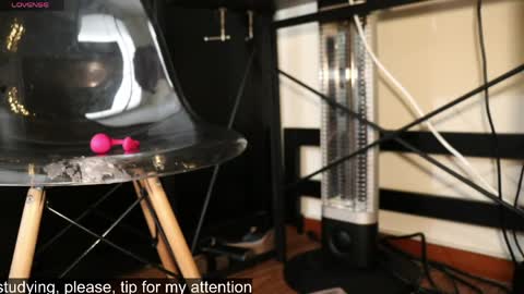 Kitty online show from April 5, 2026, 9:23 pm